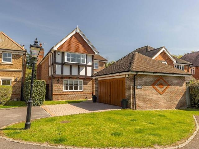 House for sale in Chalfont St. Peter, Denham