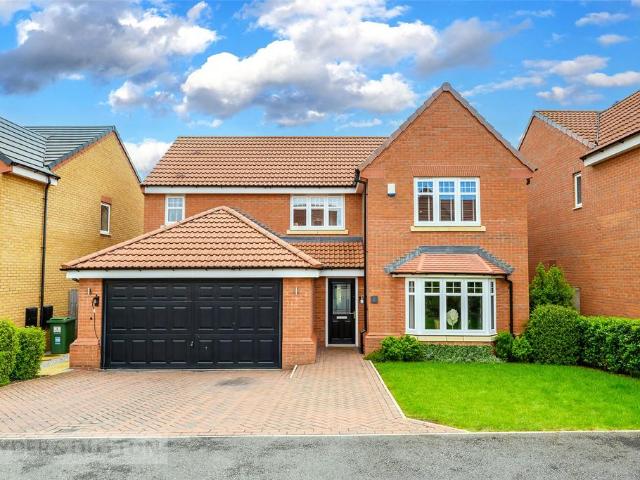 House for sale in Fixby, West Yorkshire