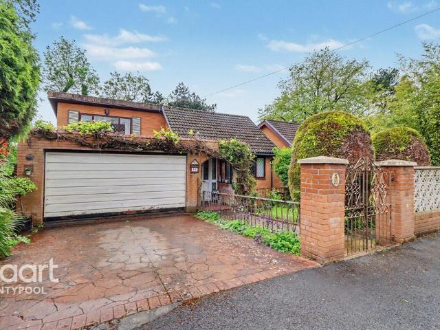 House for sale in Trosnant, Griffithstown