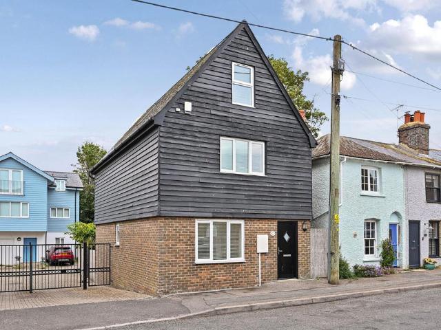 House for sale in Heathlands, East Sussex