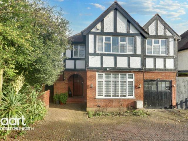 House for sale in London Borough of Croydon, South Norwood
