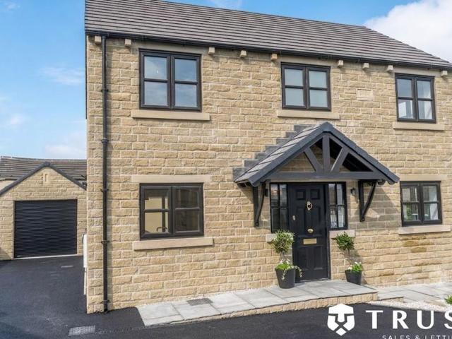 House for sale in Hanging Heaton, Dewsbury