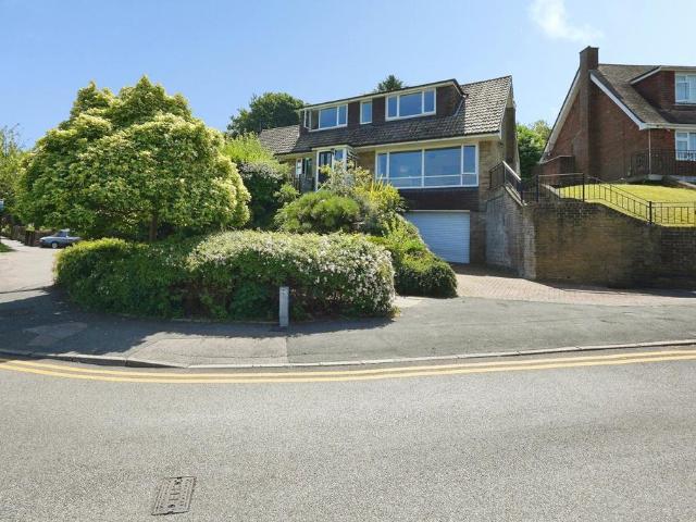 House for sale in River, Ash