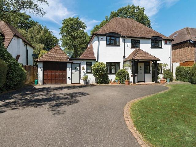 House for sale in Northwood, Greater London