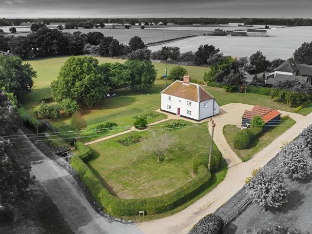 House for sale in Dale Hill, Essex
