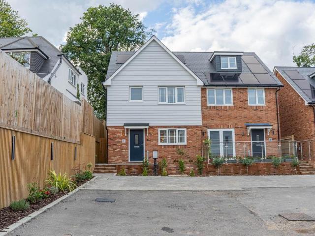 House for sale in Perryfields, West Sussex
