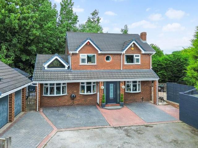 House for sale in Westleigh, Wigan