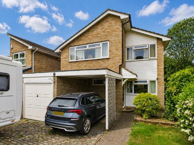 House for sale in Bourne End, Pouchen End