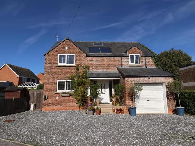 House for sale in Rawcliffe
