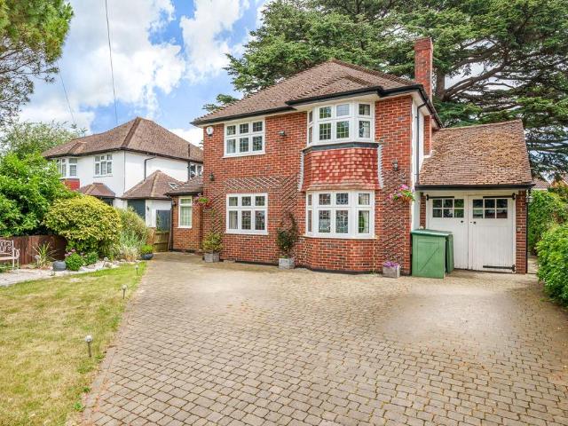 House for sale in Woodcote, Epsom