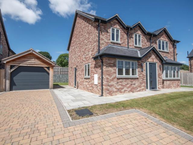 House for sale in Llansantffraid-ym-mechain, Wales