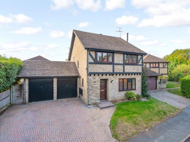 House for sale in Goldsworth Park, Woking