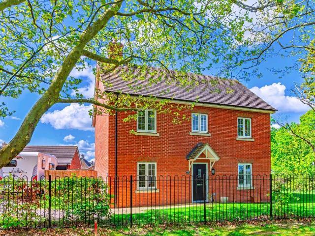 House for sale in Harrowden, Bedford