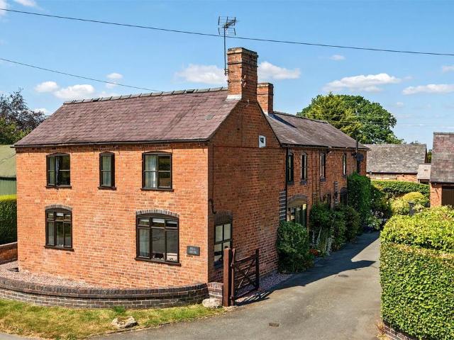 House for sale in Bronington, Wales