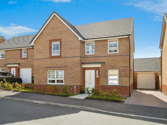 House for sale in East Ardsley, West Yorkshire