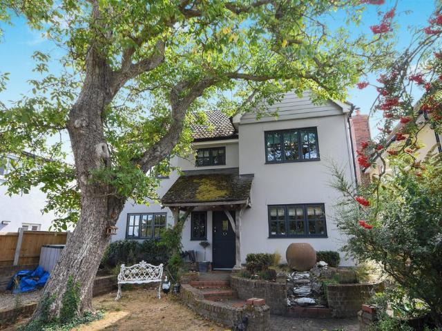 House for sale in Chipping Hill, Essex