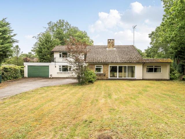 House for sale in Littlecote, West Sussex
