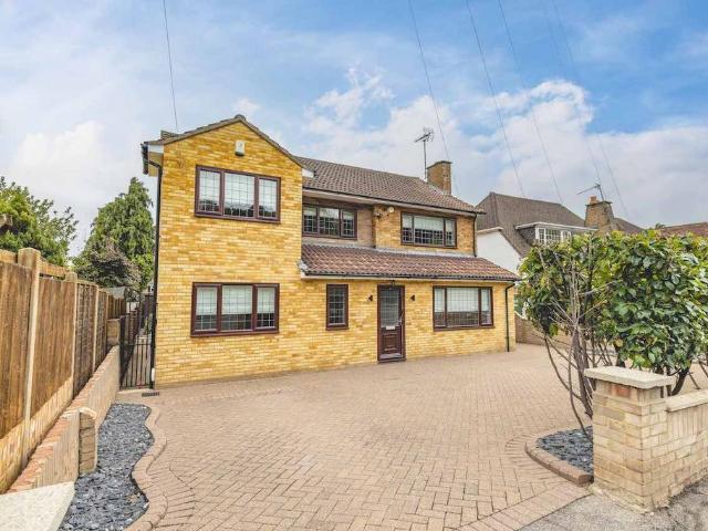 House for sale in Denham, Denham Green