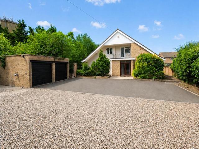 House for sale in Rushden