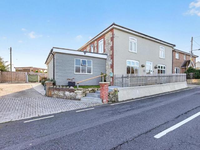 House for sale in Newbridge, Shalfleet