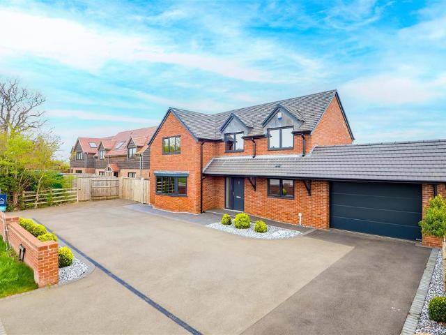 House for sale in Alderminster, Warwickshire