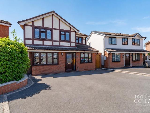 House for sale in Kettlebrook, Staffordshire