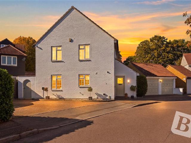 House for sale in Kelvedon Hatch, Brentwood