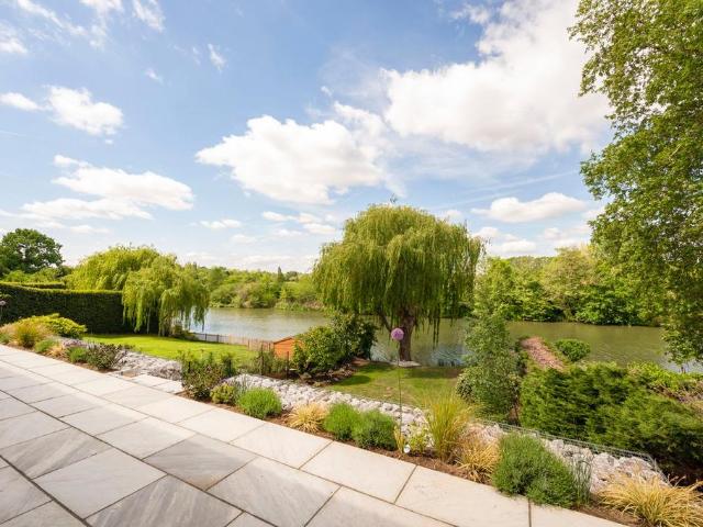 House for sale in Lower Green Esher, Blackhills