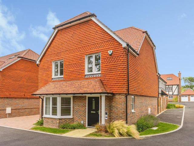 House for sale in Perryfields, West Sussex