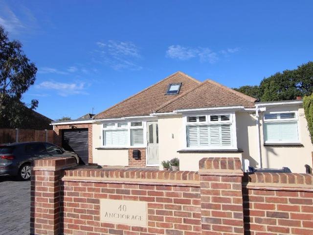 House for sale in Holland-on-Sea, Dale Hill