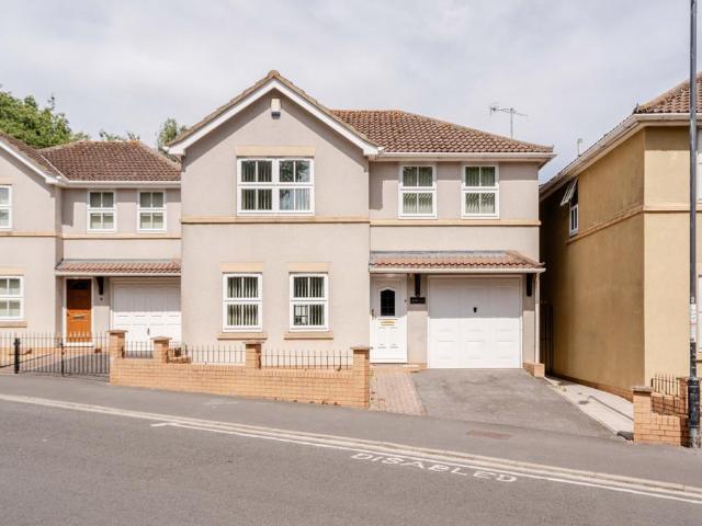 House for sale in Feckenham, City Of Bristol