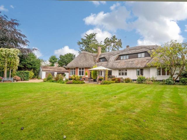 House for sale in New Bilton