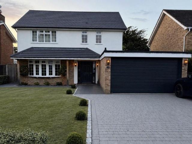 House for sale in Pachesham Park, Surrey