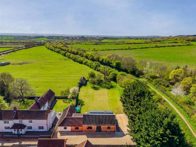 House for sale in Barton In Fabis, East Midlands