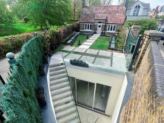House for sale in West Kensington, Greater London