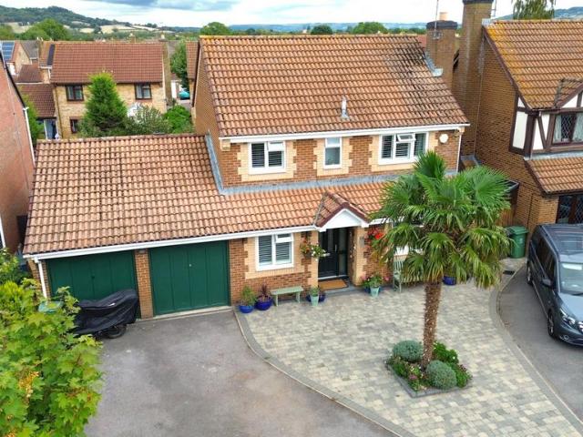 House for sale in Hucclecote Green, Gloucester