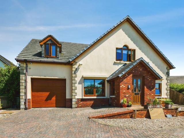 House for sale in Llangynin