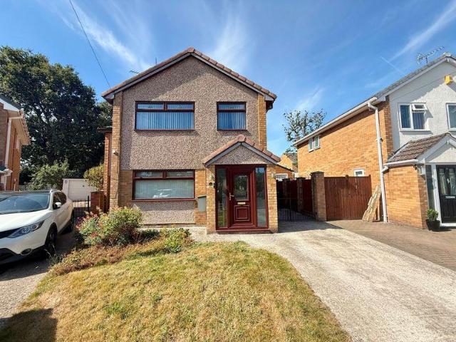 House for sale in Rossmore, Cheshire