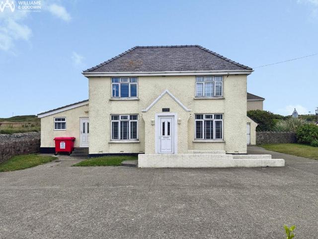 House for sale in Trearddur, Ynys Môn / Isle of Anglesey