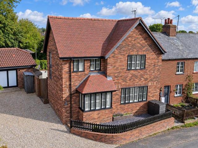 House for sale in Gosmore, North Hertfordshire