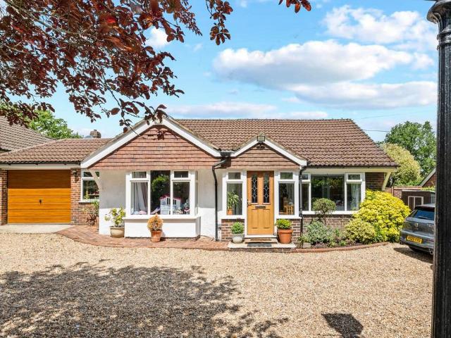 Bungalow for sale in Leigh, Pachesham Park