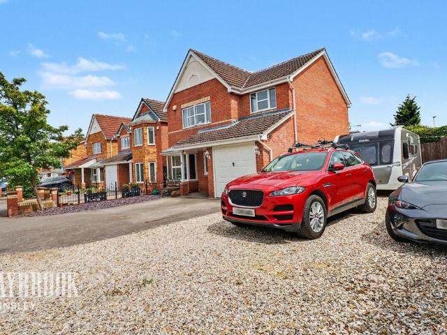 House for sale in Royston, South Yorkshire