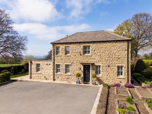 House for sale in East Carlton, Yeadon