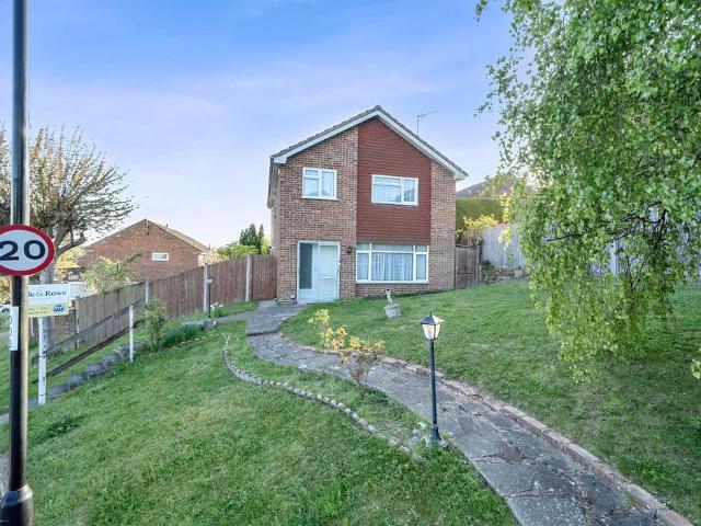 House for sale in London Borough of Croydon, Selsdon