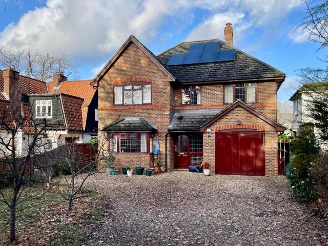 House for sale in Farnborough, Hampshire