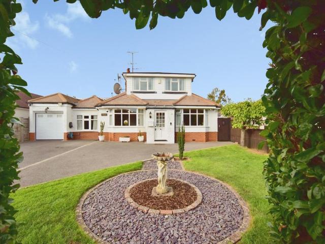 House for sale in Monchelsea Park, Maidstone