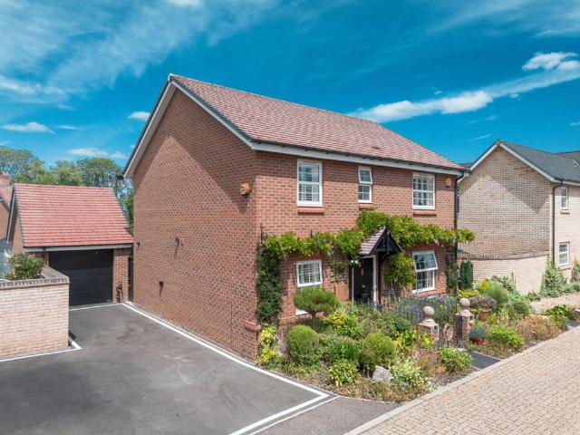 House for sale in Burcott, Buckinghamshire