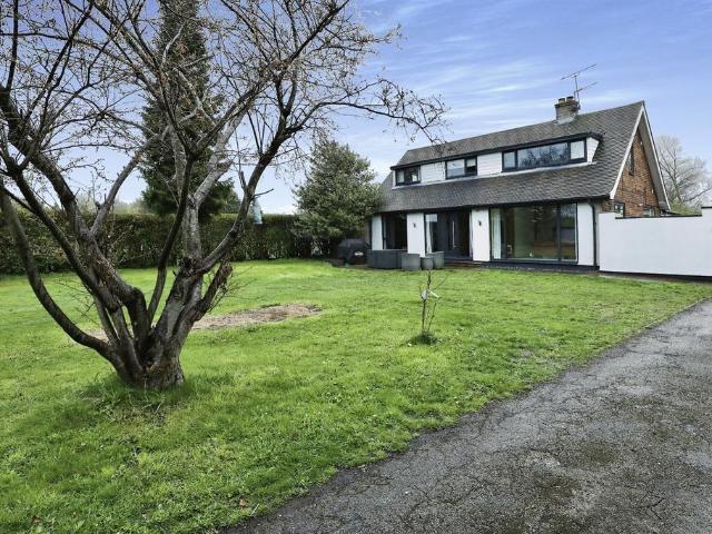 House for sale in Tickhill, South Yorkshire