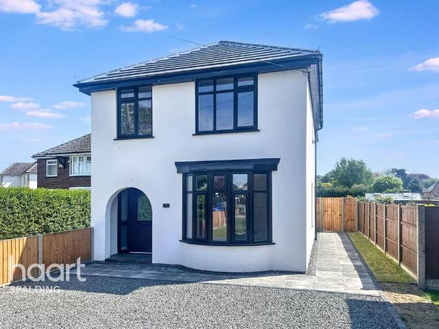 House for sale in Moulton, Moulton