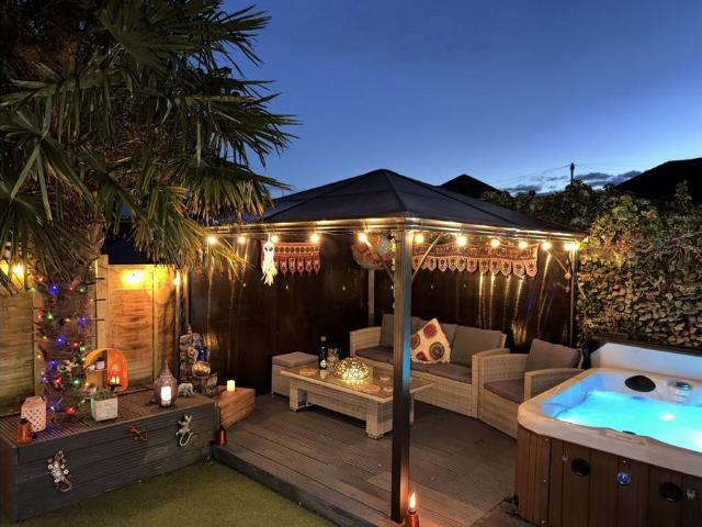 House for sale in Bear Cross, Bournemouth